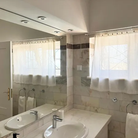 Casa Dos Lobos Villa Lagoa (Algarve)